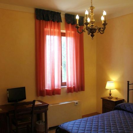 Villa Rinalducci Fano Δωμάτιο φωτογραφία
